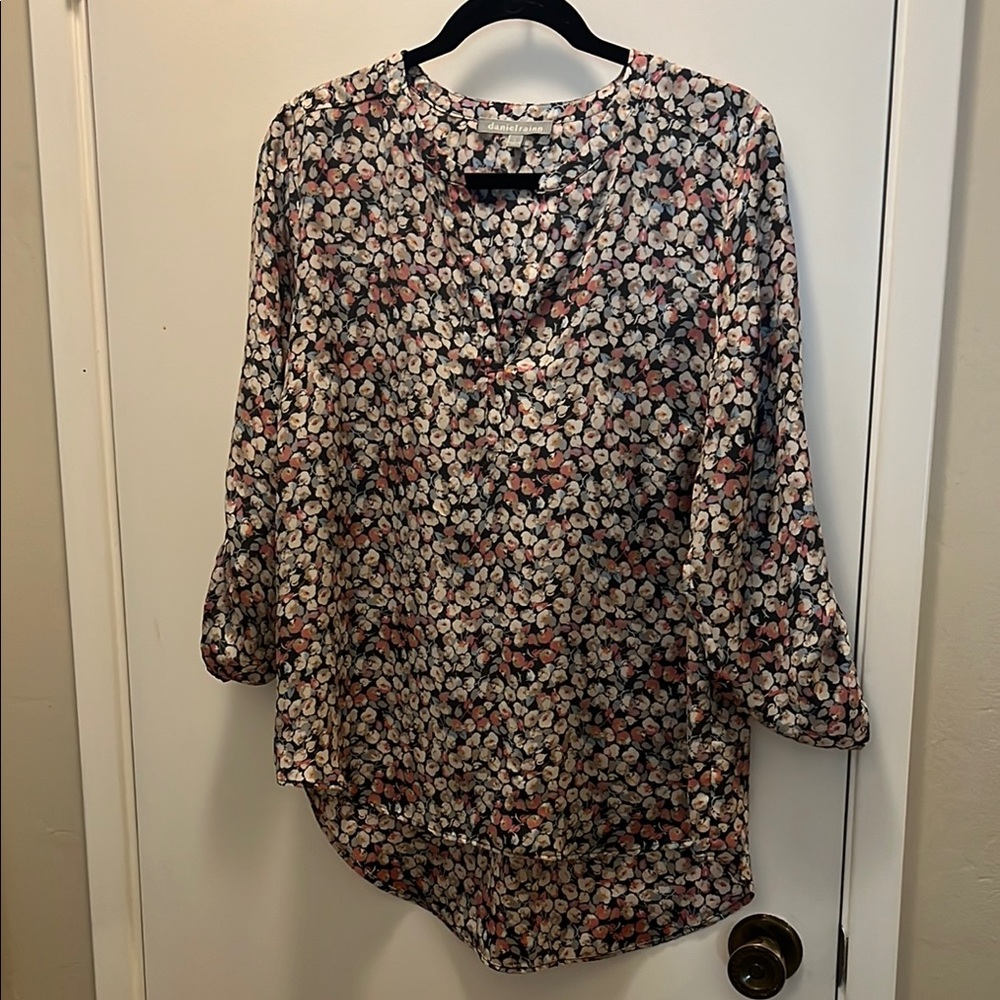 Daniel Rainn multicolored V-neck 3/4 sleeve blouse